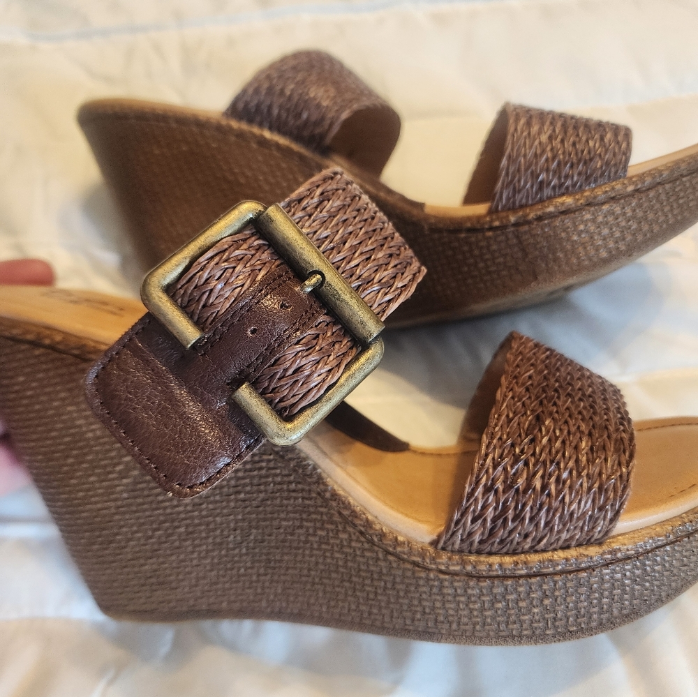 Wedge heel Shoes by b.o.c. brown with side buckle size 8